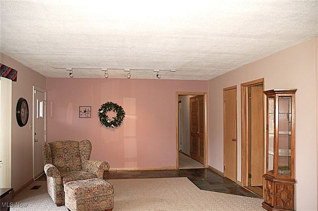 6626 Hawthorne Drive, Brecksville, OH 44141