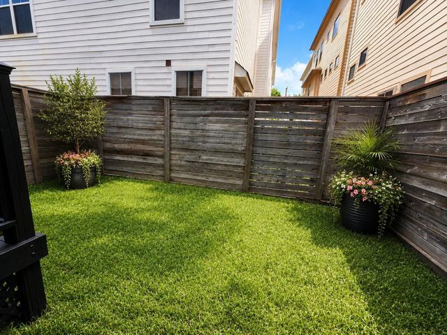 5706 Petty Street, Houston, TX 77007