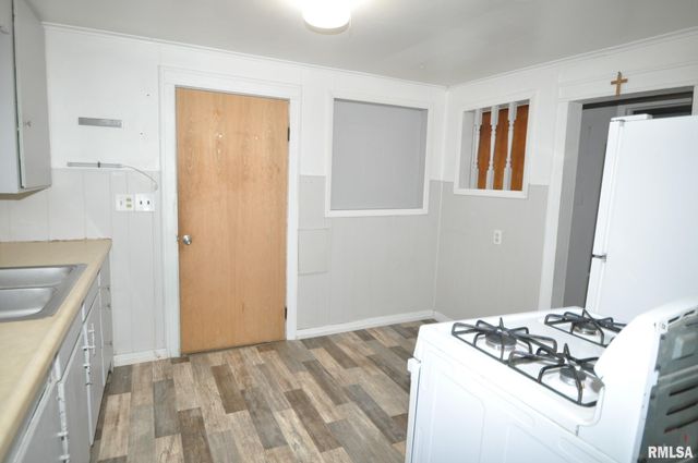 224 4TH Street, Colona, IL 61241