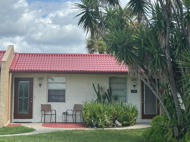 117 Golden River Drive, West Palm Beach, FL 33411