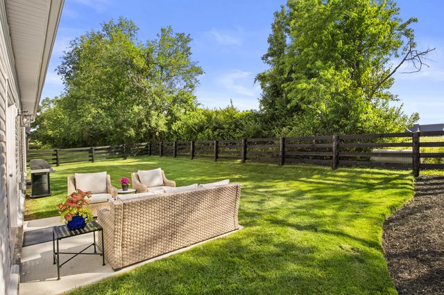 900 Shelburne Way, Nicholasville, KY 40356