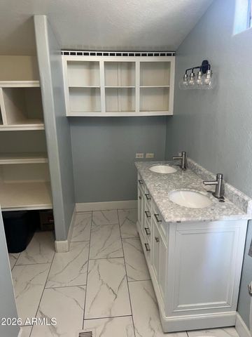 8601 N 71ST Avenue OFC, Glendale, AZ 85301