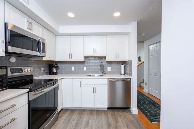 6 Schooner Lane 6, Quincy, MA 02171