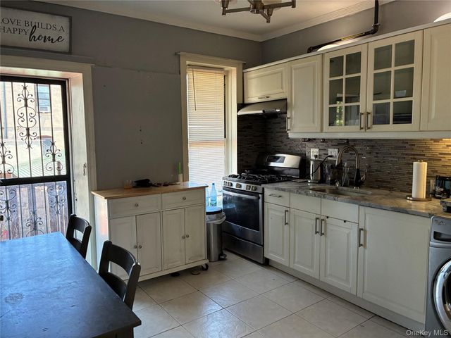 50-35 38th Street, Long Island City, NY 11101