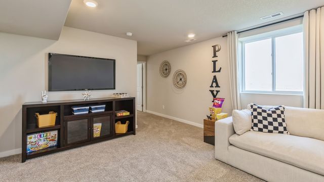 708 Ella Avenue, Tiffin, IA 52340