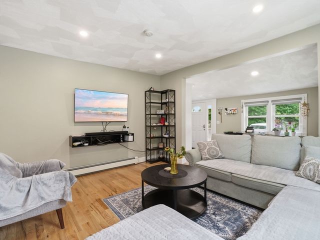 20 Burrill St, Saugus, MA 01906