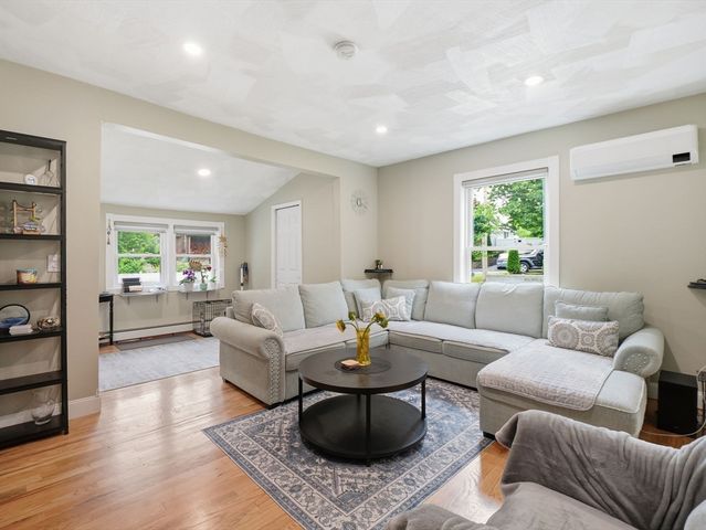 20 Burrill St, Saugus, MA 01906