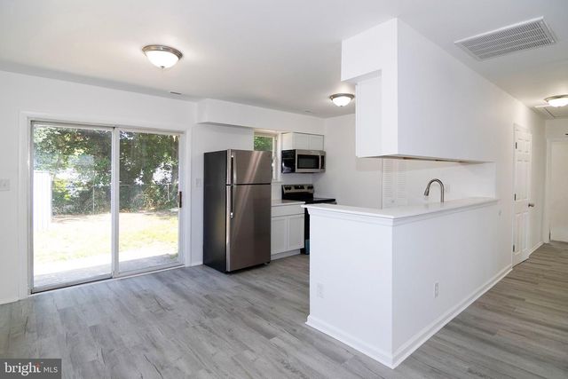 70 HIGHLAND AVE, Sicklerville, NJ 08081