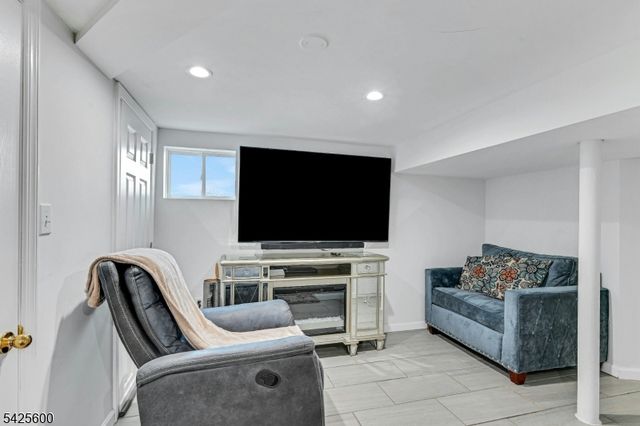 277 Madison Ave, Clifton City, NJ 07011