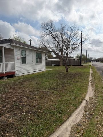 4226 Christie St, Corpus Christi, TX 78415