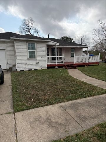 4226 Christie St, Corpus Christi, TX 78415