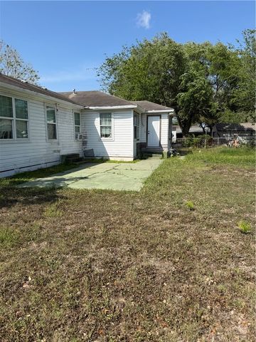 4226 Christie St, Corpus Christi, TX 78415