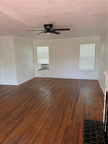 4226 Christie St, Corpus Christi, TX 78415