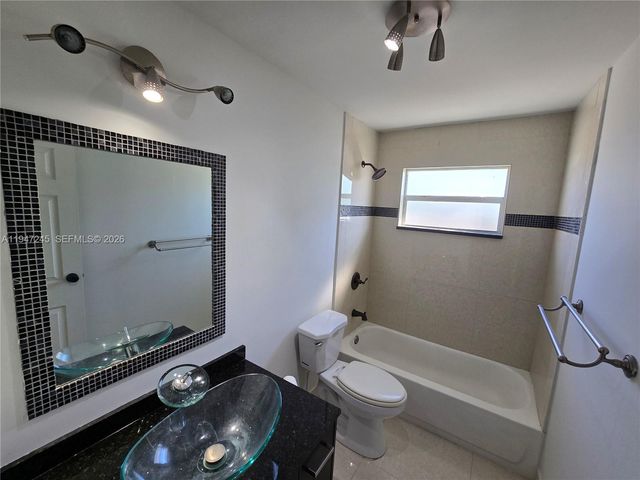 9110 NW 24th Pl 1, Sunrise, FL 33322