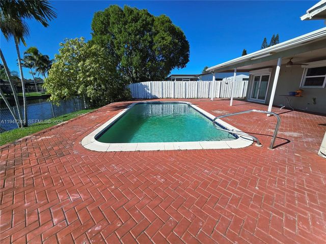 9110 NW 24th Pl 1, Sunrise, FL 33322