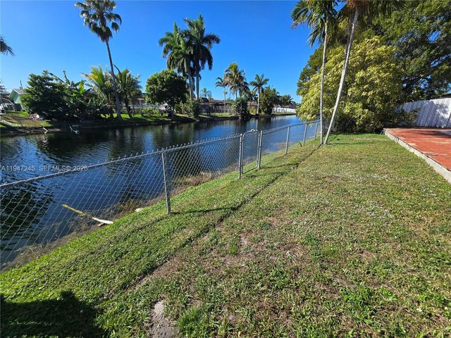 9110 NW 24th Pl 1, Sunrise, FL 33322