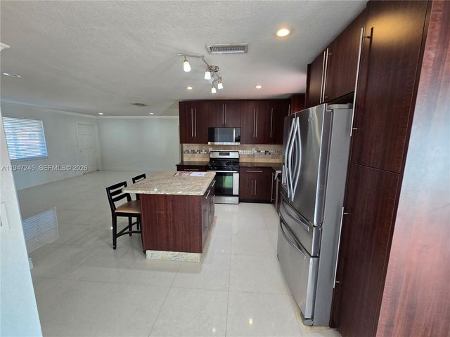 9110 NW 24th Pl 1, Sunrise, FL 33322