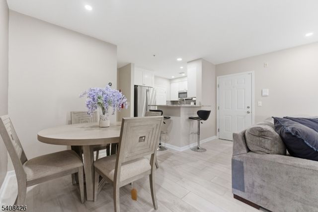 2108 Schindler Ln, Wayne Twp., NJ 07470