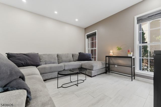 2108 Schindler Ln, Wayne Twp., NJ 07470