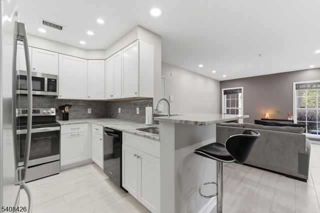 2108 Schindler Ln, Wayne Twp., NJ 07470