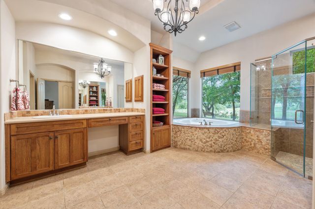 201 Shady Oaks TRL, Liberty Hill, TX 78642
