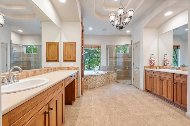 201 Shady Oaks TRL, Liberty Hill, TX 78642