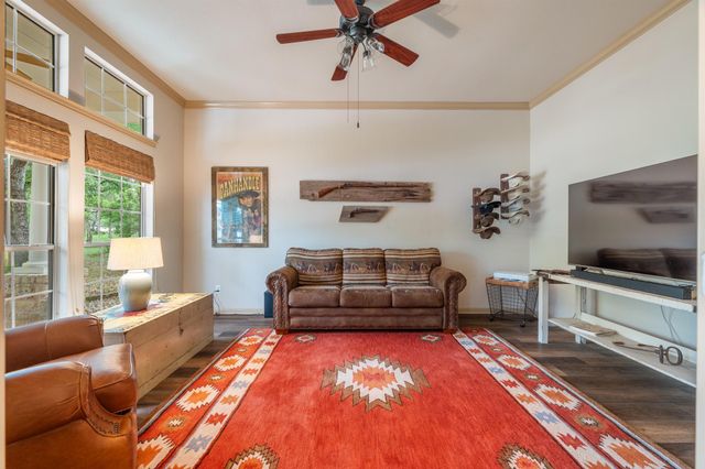 201 Shady Oaks TRL, Liberty Hill, TX 78642