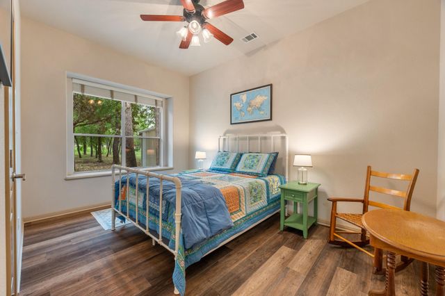 201 Shady Oaks TRL, Liberty Hill, TX 78642