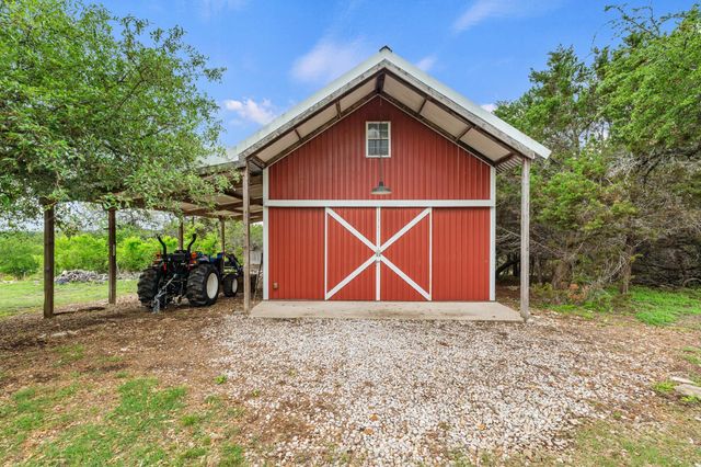 201 Shady Oaks TRL, Liberty Hill, TX 78642