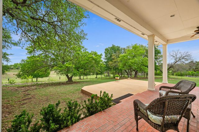 201 Shady Oaks TRL, Liberty Hill, TX 78642