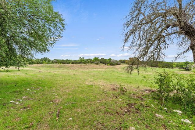 201 Shady Oaks TRL, Liberty Hill, TX 78642