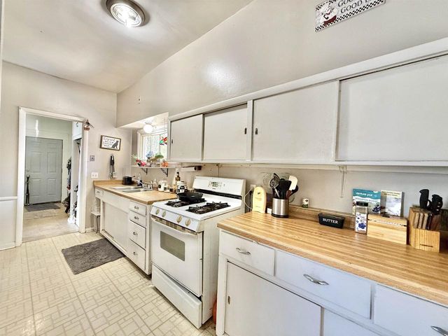 414 N High Street, Janesville, WI 53548