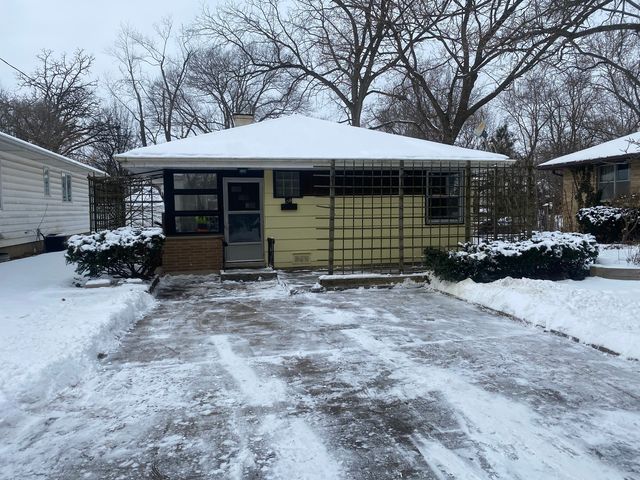 156 Park Place, Grayslake, IL 60030