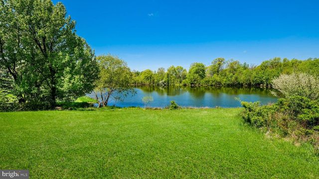 4710 FROST LN, Doylestown, PA 18902