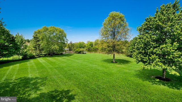 4710 FROST LN, Doylestown, PA 18902