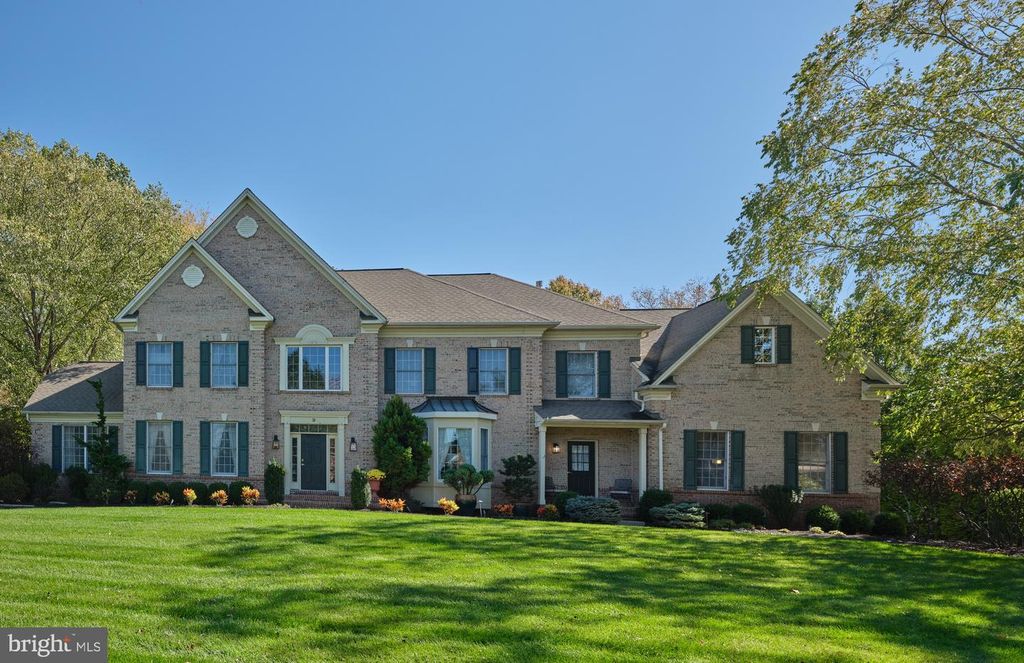 9 PICKERING DR, Newtown, PA 18940