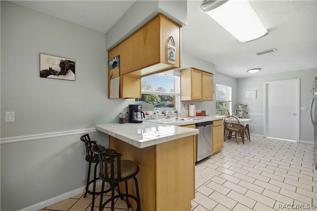671 W Buttonbush Drive, Beverly Hills, FL 34465