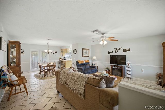 671 W Buttonbush Drive, Beverly Hills, FL 34465