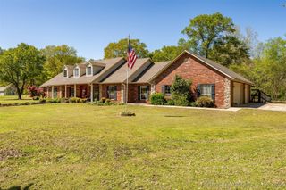 1408 N Country Ridge, Stigler, OK 74462