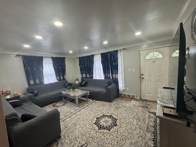 6388 NW Montrose Street NW, Detroit, MI 48228