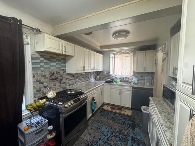 6388 NW Montrose Street NW, Detroit, MI 48228