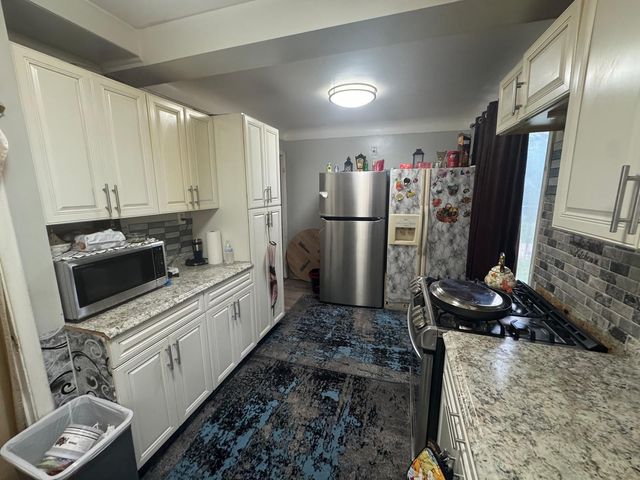 6388 NW Montrose Street NW, Detroit, MI 48228