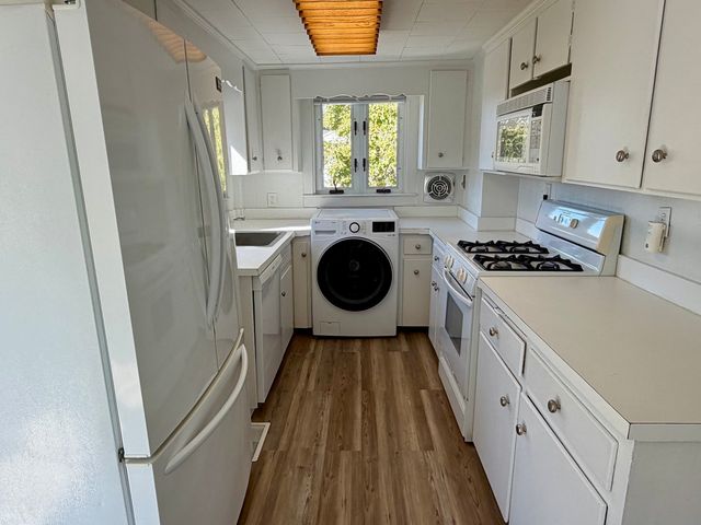 175 Spring St 1, Hull, MA 02045