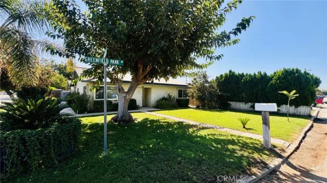8700 Greenfield Park Drive, Bakersfield, CA 93307