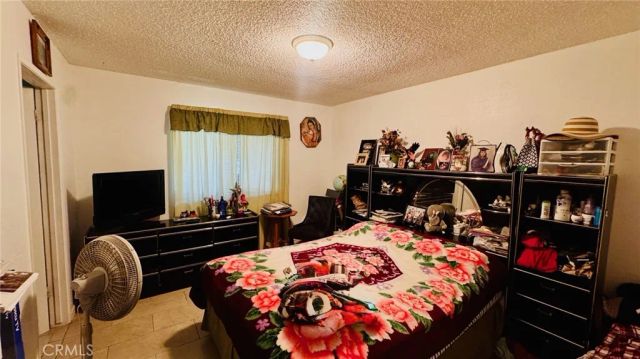 8700 Greenfield Park Drive, Bakersfield, CA 93307