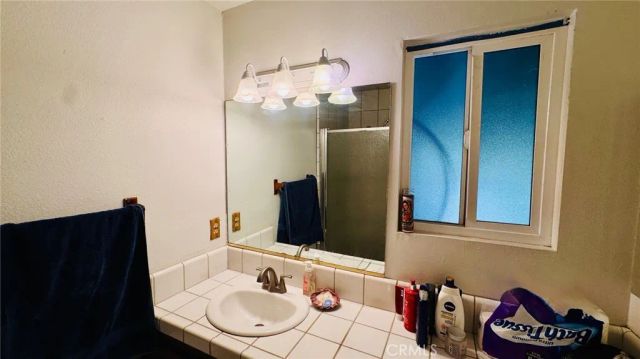 8700 Greenfield Park Drive, Bakersfield, CA 93307