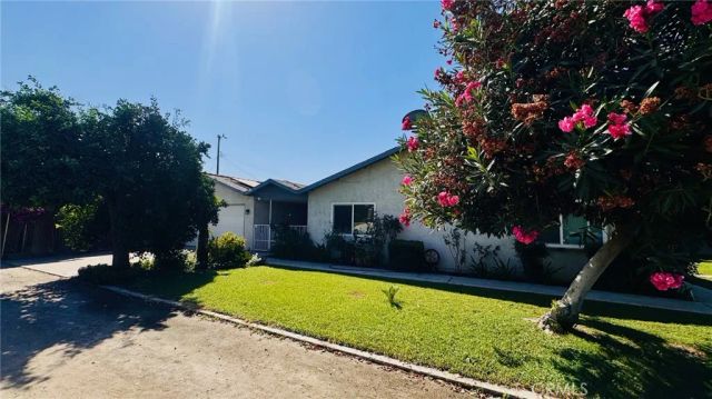 8700 Greenfield Park Drive, Bakersfield, CA 93307