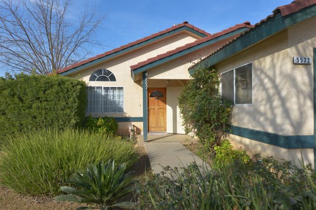 5572 W Sample Avenue, Fresno, CA 93722