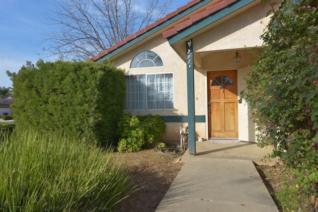 5572 W Sample Avenue, Fresno, CA 93722