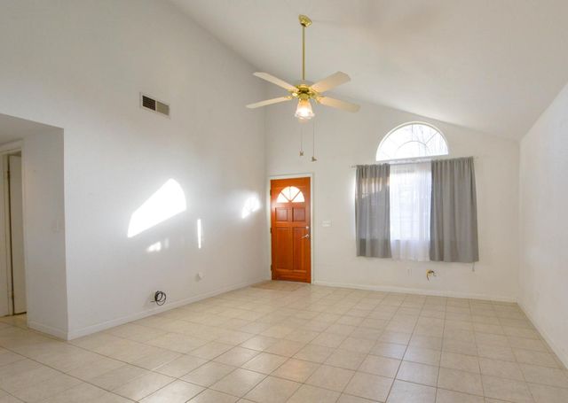 5572 W Sample Avenue, Fresno, CA 93722